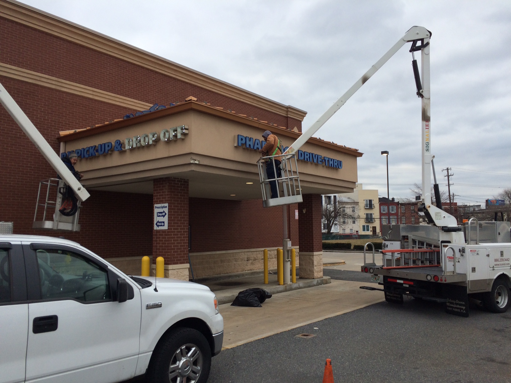 national sign maintenance companies