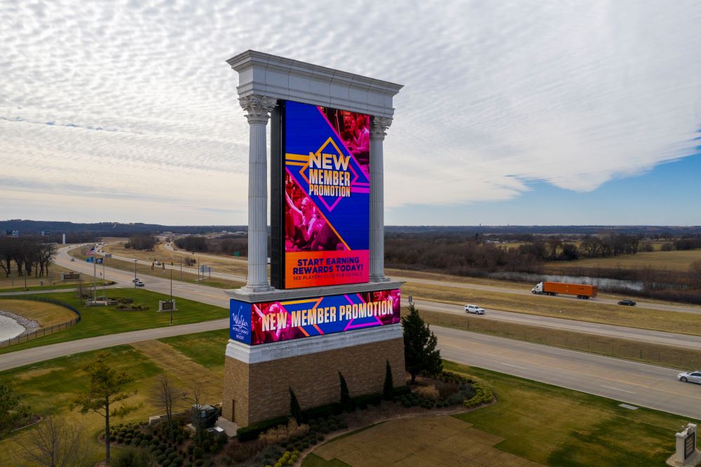 latest digital signage technology
