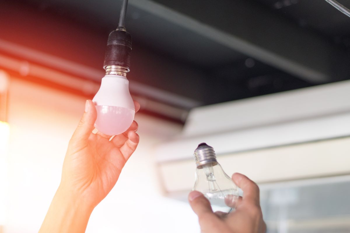 California fluorescent bulb law